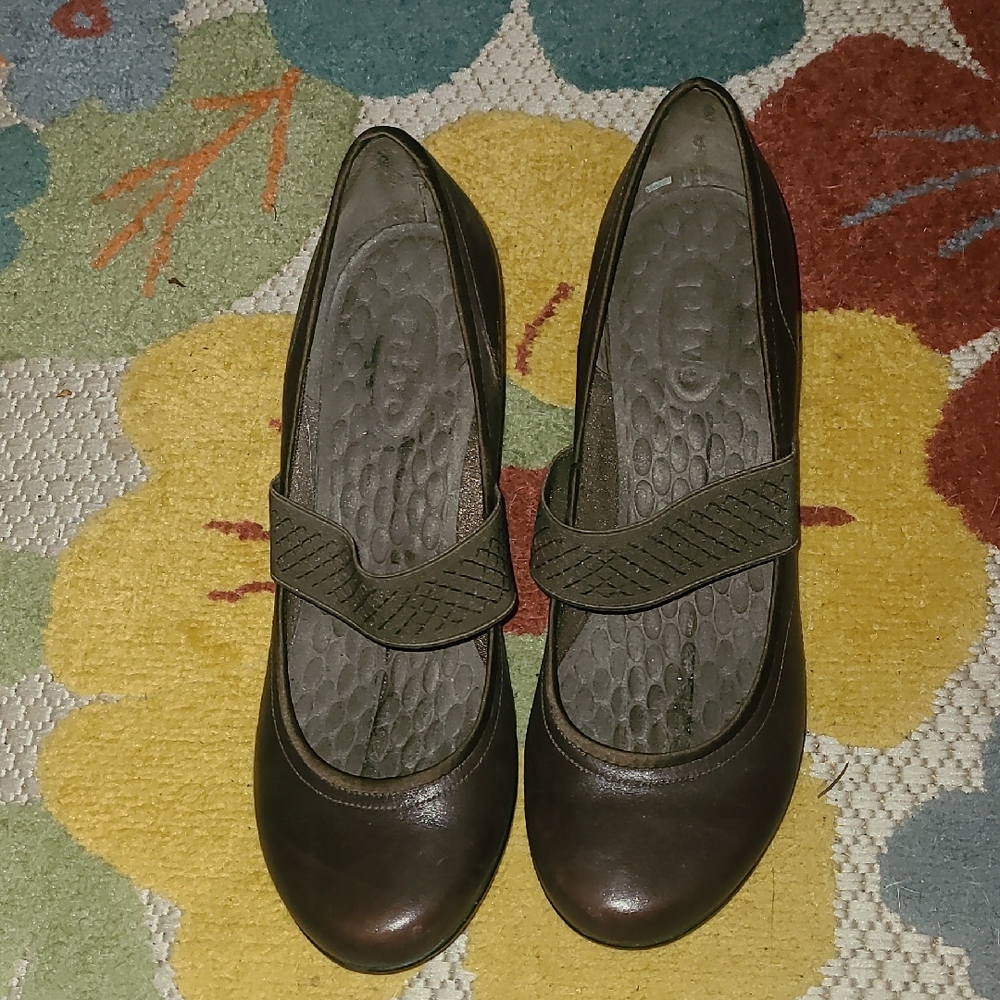 Privo Dark Brown Mary Jane Heels